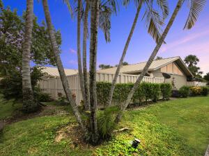 WESTWOOD GARDENS 1 - фото