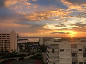 OCEAN HARBOUR CONDOMINIUM B - фото