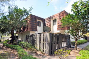 The Pines - фото