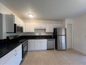 FOREST HILL VILLAS GARDEN COND 2 THRU 13 - фото