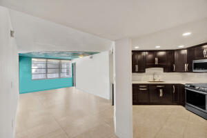 COMMODORE PLAZA CONDO